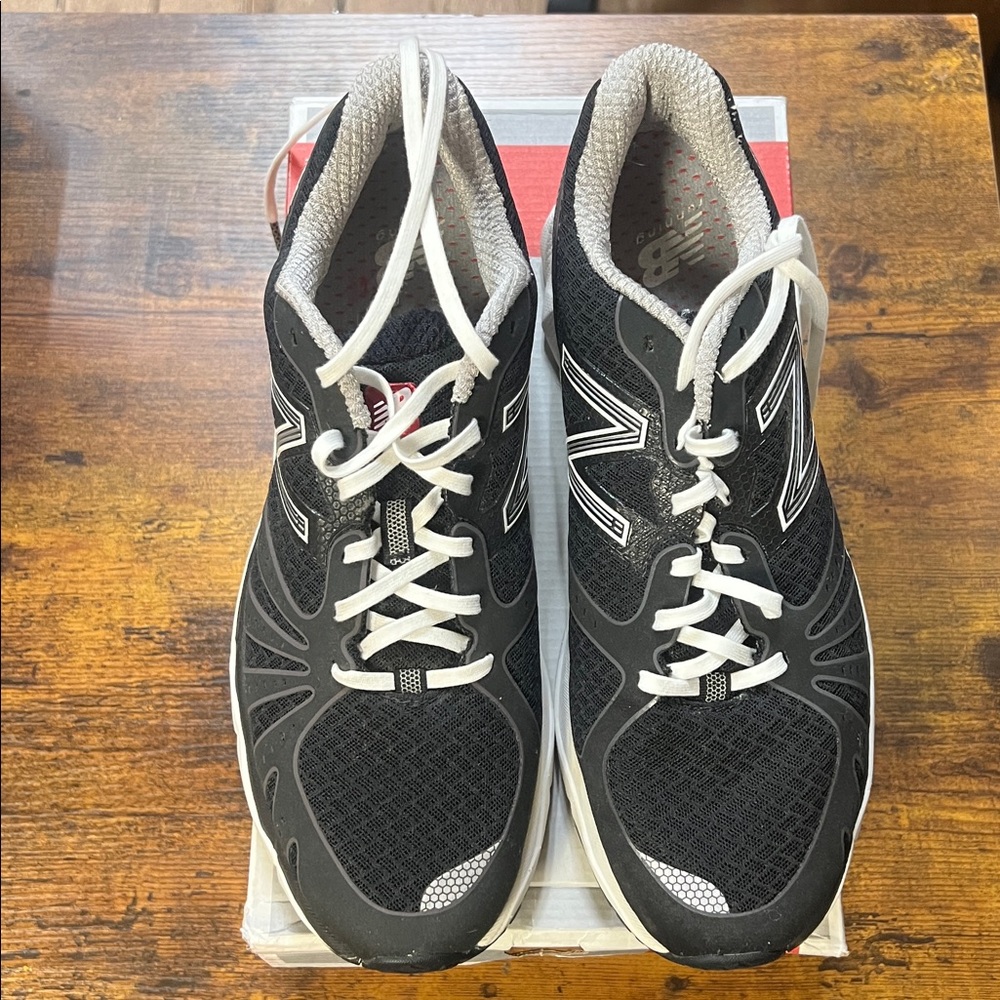 New Balance MR890BW - Picture 4 of 5